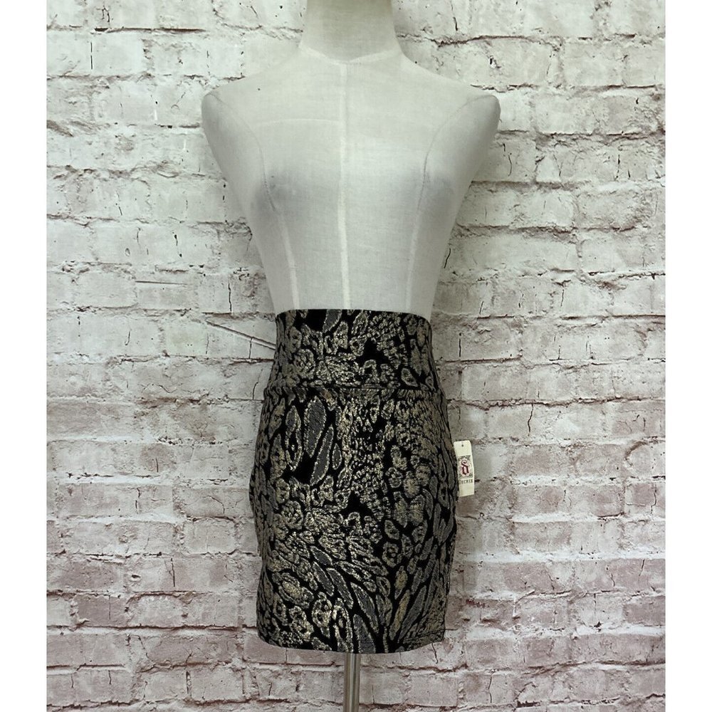 Decree Juniors Mini Skirt Black Gold Metallic Textured Stretch Knit Size M NEW
